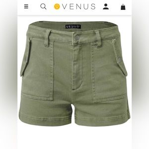 Mid rise cargo shorts by Venus sz 4 green